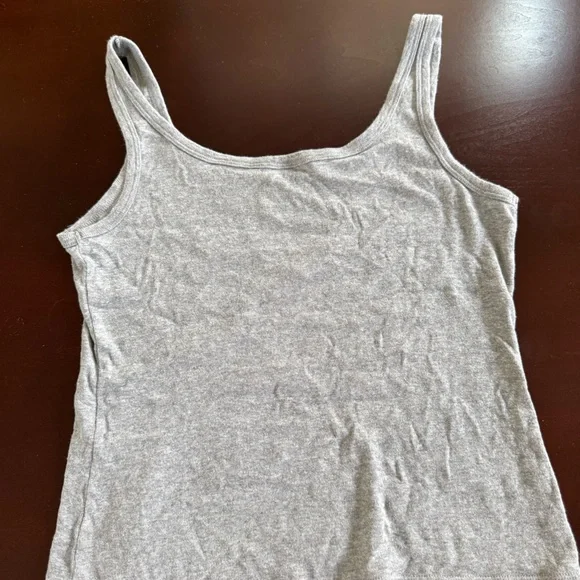 Victoria's Secret Grey Fitted Tank Top Size XS - Picture 2 of 3